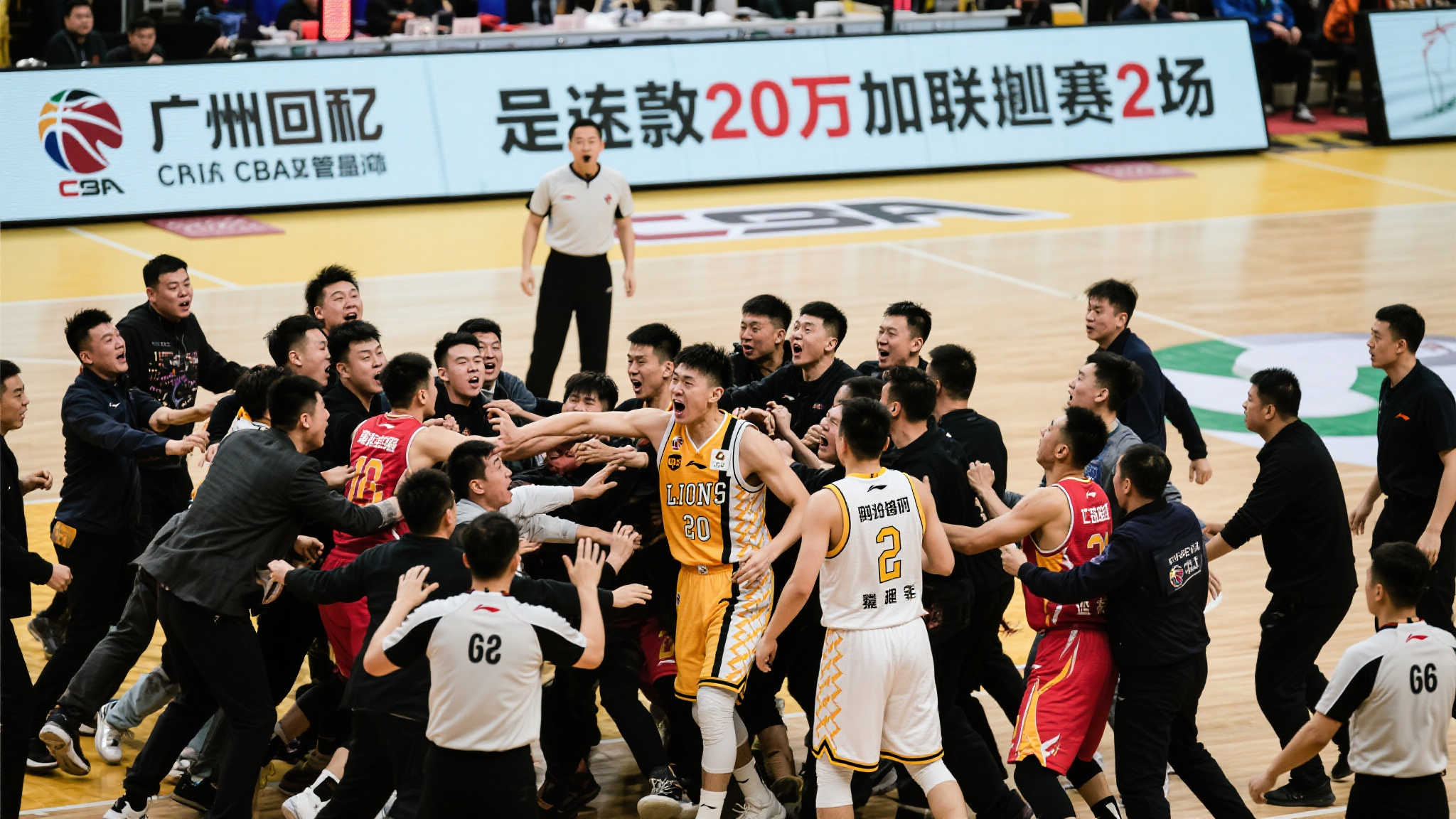 他通过坚持 他通过坚持